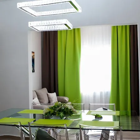 Laura Lifestyle And History Apartment