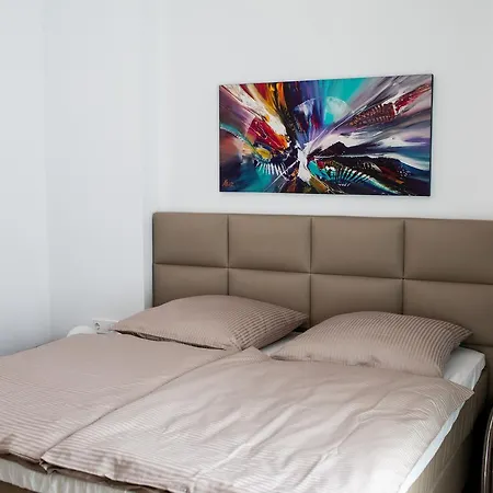 Apartment Laura Lifestyle And History *