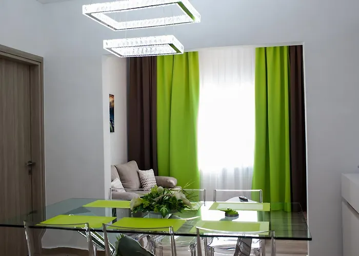Laura Lifestyle And History Apartament